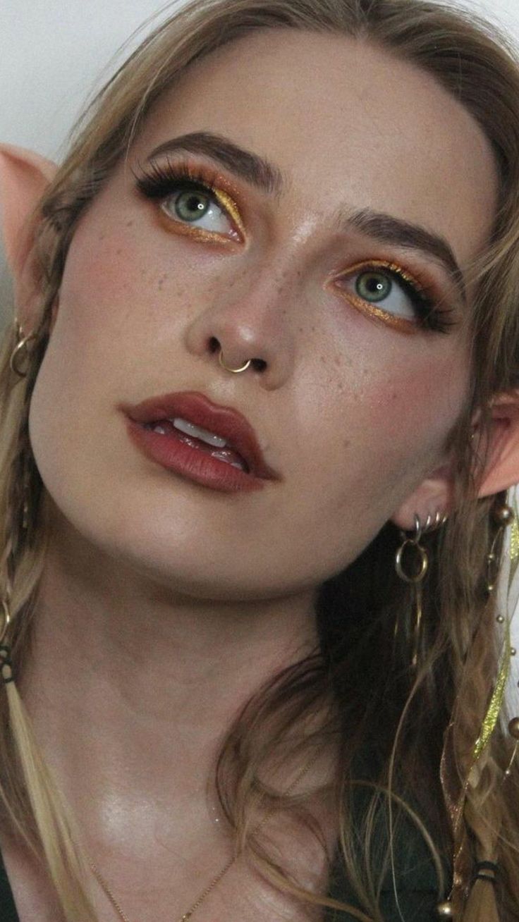 Elven Princess Makeup, Elf Makeup Ideas Halloween, Natural Fantasy Makeup, Lotr Makeup Looks, Simple Fantasy Makeup Looks, Mid Evil Makeup, Elven Wedding Makeup, Hobbitcore Makeup, Elf Wedding Makeup