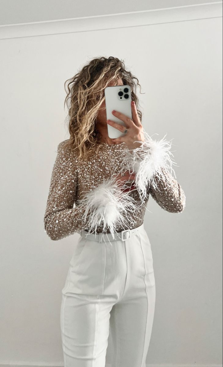 Sparkling Top Outfit, All White Nye Outfit, Silver And Gold Outfit Ideas, White Sparkle Outfit, White Winter Party Outfit, Sparky Outfit, White New Years Outfit, Glam Winter Outfits, Sparkly Holiday Outfit