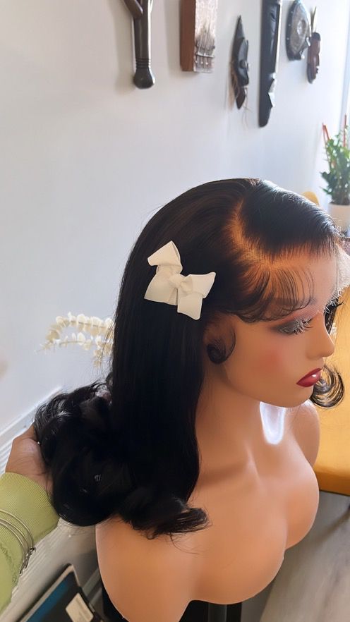 Wig Ideas For Birthday, Short Hair With Curls At The End, Short Hairstyle Women For Graduation, Blonde Bow Hairstyle, Cute Business Hairstyles, Baddie Wigs Hairstyles, Old Hairstyles Vintage, Hair Bow Hairstyle Black Women, Old Fashioned Updos