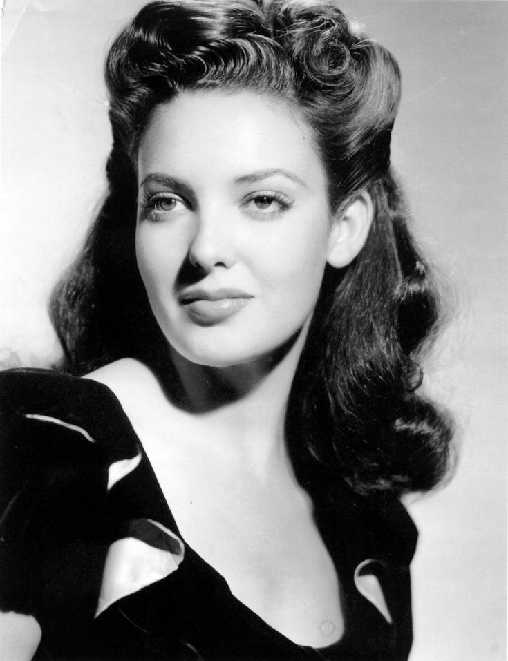 Linda Darnell ©2019bjm Forever Amber, Film Acting, Linda Darnell, Vintage Actresses, Tyrone Power, 1940s Hairstyles, Perfect Face, Classic Movie Stars, Classic Actresses