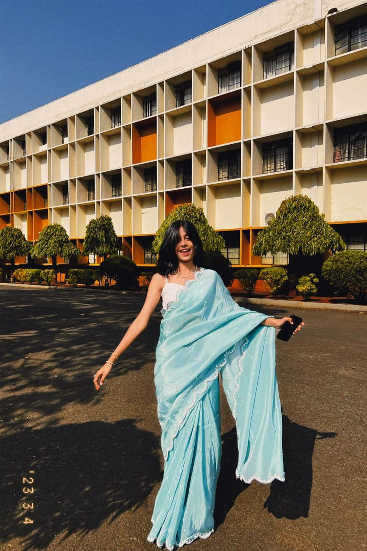 Light Blue Saree Aesthetic, Farewell Saare Aesthetic, Girl In Saree Aesthetic, Saare Poses Aesthetic, Saare Aesthetic, Saree Anarkali Dress, Aesthetic Sarees, Aesthetic Saree Look, Fashion Skirts Outfits