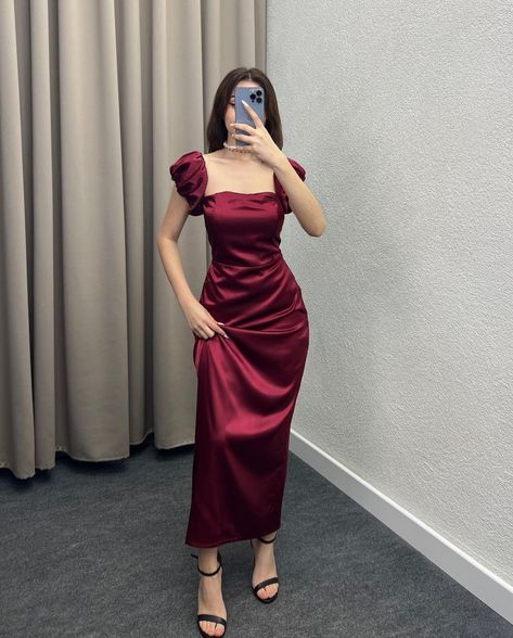 Farewell Dresses, Simple Frocks, Aesthetic Dress, Modest Dresses Casual, Quick Outfits, Modest Fashion Outfits, Velvet Material, Glam Dresses, Party Dress Long