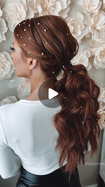 63K views · 3.5K likes | Green Wedding Shoes | Jen on Instagram: "Stop listening to how everyone thinks you should wear your hair on your wedding day. 👉🏼 How do YOU want to wear your hair!? It’s your wedding, your photos, your look, make it you. And pearls in your hair? We say, why not?! 😍  🙋🏻‍♀️ If you need these hair pearls and/or more wedding hair ideas, comment HAIR and I’ll DM you the direct link to these hair pearls as well as a link to a post with over 50 hair ideas for your wedding day or rehearsal dinner!  Thanks to @idohairbykmay for this gorgeous inspo!  #weddinghair #hairstyles #pearlcore #bridalhair #bridalhairstyle #weddingday #hairgoals" Bridal Hair Pearls Down, Wedding Hair Pearls Veil, Wedding Ponytail Hairstyles With Pearls, Wedding Ponytail With Pearls, Pearls In Hair Ponytail, Pearl Speckled Hair Wedding, 50 Hair, Bridesmaid Hair Makeup, Winter Bride