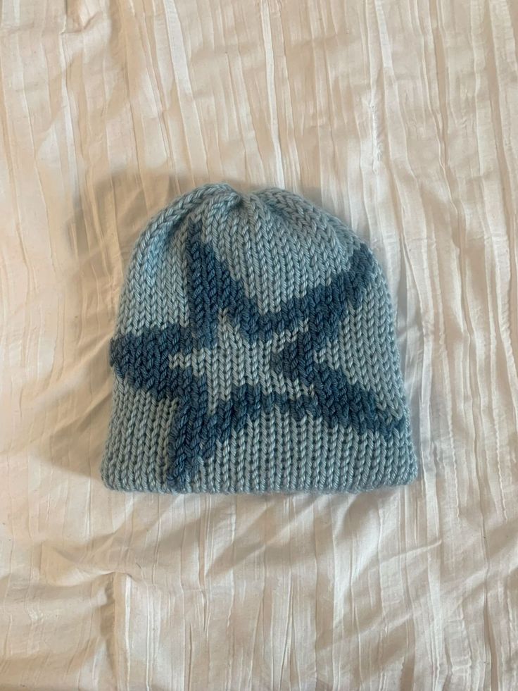 y2k star beanie⭐️ Star Beanie, Beanie Outfit, Y2k Star, Handmade Beanies, Crochet Business, Crochet Clothing And Accessories, Crochet Stars, Knitted Beanie, Beanie Pattern