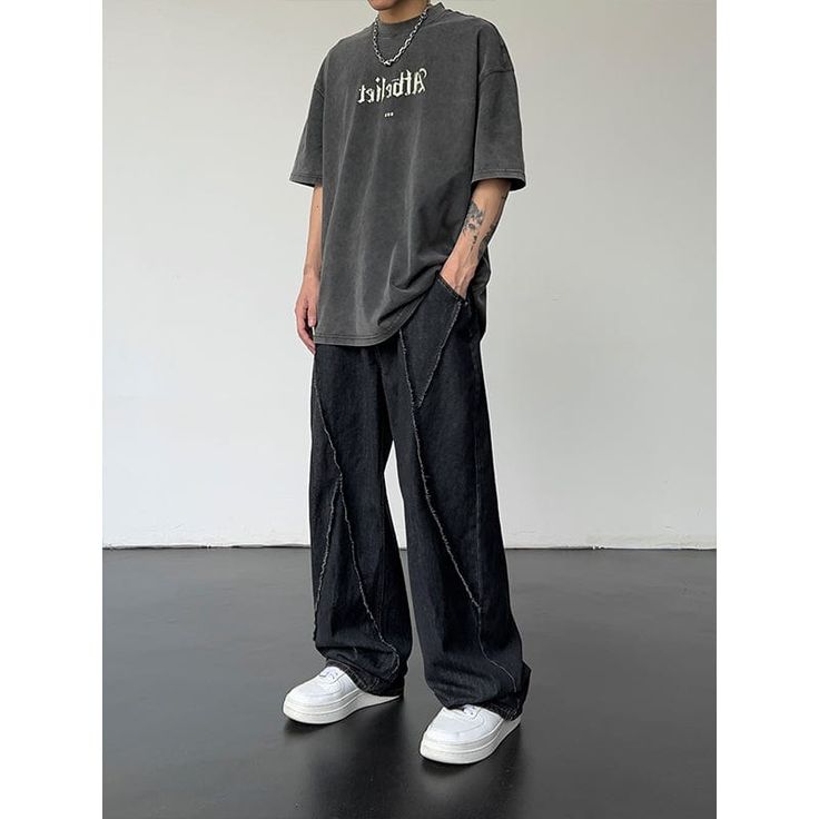 Model is 5ft 9''(176cm) tall, 145 lbs(66kg) weight and wearing a size L168cm 59kg wearing a size M - BLACK- Reconstructed- Wide straight fit- Denim Mens Streetwear Jeans, Male Hip Hop Outfits, Vintage Streetwear Men Outfits, Vintage Streetwear Men, Japanese Streetwear Mens, Korea Outfit, Street Style Hip Hop, Casual Fashion Trends, Mid Waist Pants