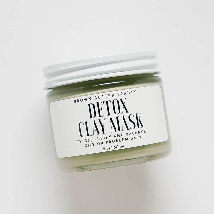 Tighten Pores and balance oily problem skin with our French Green Clay Mask made from French Green Montmorillonite clay used on the skin for centuries for it's detoxification properties. Made with Green tea extracts and Gutu Kola French Green Clay Mask Diy, Face Mask Green, Green Clay Mask, Detox Facial, Skincare Lifestyle, Skincare For Oily Skin, Problem Skin, Solid Shampoo Bar, French Green Clay