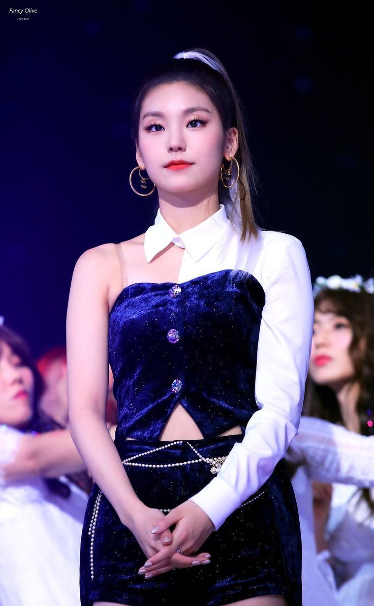 yeji pics on Twitter: "191231 © fancy olive… " Yeji Pics, Pop Artist, Korean Actress, Kpop Girl Groups, Kpop Girls, Sleeveless Formal Dress, Formal Dresses Long, Camisole Top, Actresses