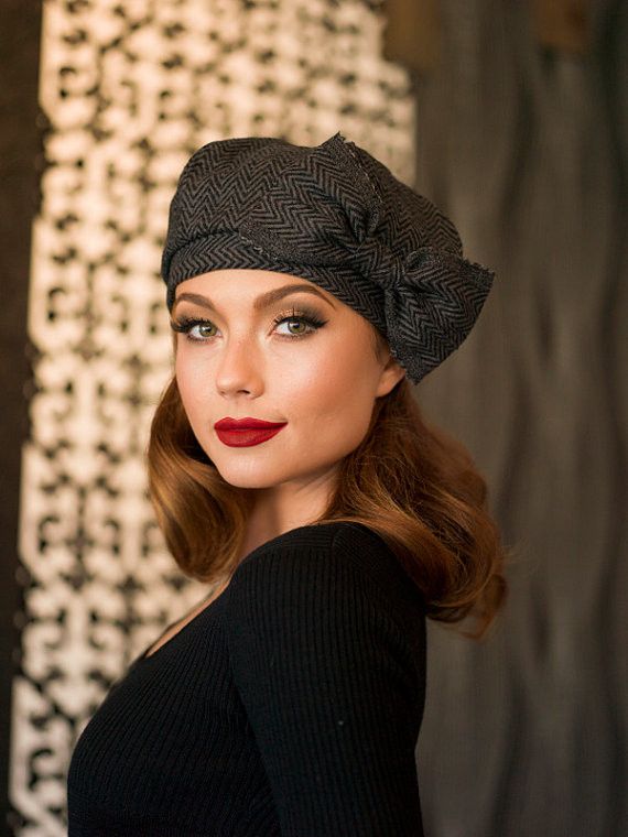 That Girl Wool Beret Bow Cappello Cloche, Topi Vintage, Knitted Beret, French Beret, Mode Turban, Wool Berets, Fancy Hats, Black Chevron, Love Hat