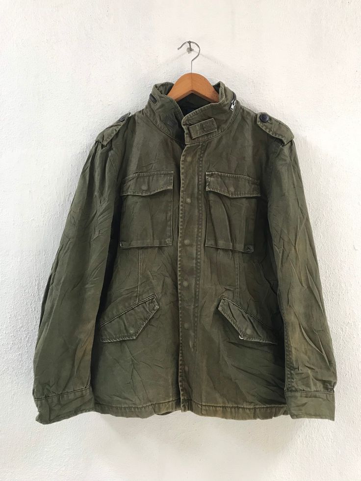 Question Tag, Green Jacket Women, Army Style, Jacket Outdoor, Army Green Jacket, Army Fashion, Army Jacket, Drawing Clothes, Gentleman Style