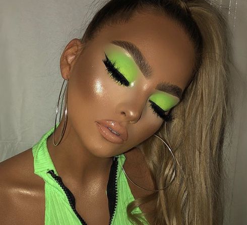 Green Festival Makeup Looks, Bright Green Eye Makeup, Neon Green Makeup Looks, Green Festival Makeup, Lime Green Makeup Look, Neon Green Eye Makeup, Neon Green Eyeshadow, Lime Green Makeup, Neon Green Makeup