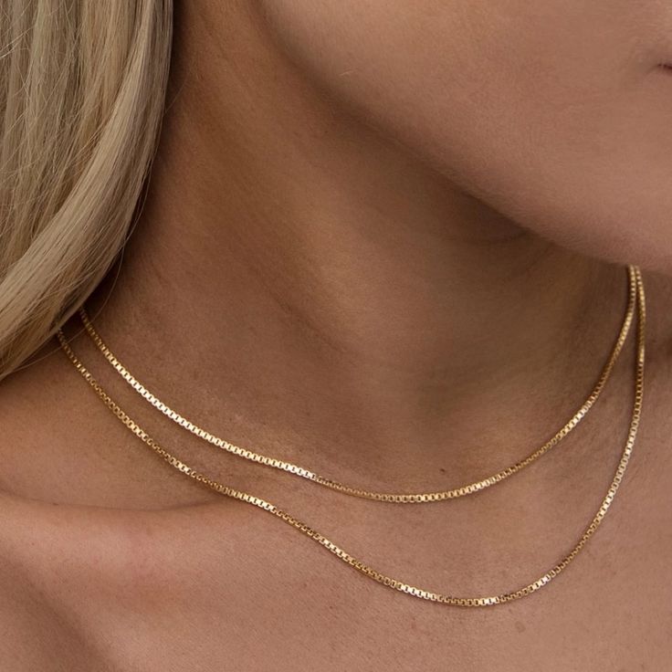 Dainty Jewelry Necklace, Box Chain Necklace, Solid Gold Necklace, Gold Box, Classy Jewelry, Yellow Gold Chain, Girly Jewelry, Jewelry Companies, Jewelry Inspo