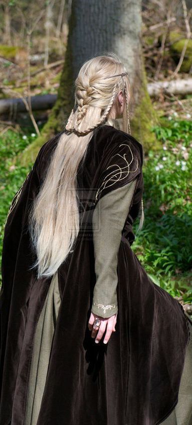 Elven Aesthetic Clothes, High Elf Aesthetic, Elven Aesthetic, Forest Elf Aesthetic, Viking Hairstyle, Targaryen Hair, Elf Aesthetic, Elf Hair, Medieval Hairstyles