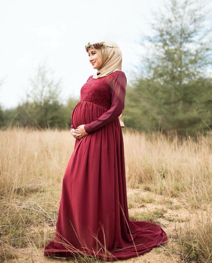 Hijab Maternity Photography, Hijab Maternity Outfits, Muslim Maternity Photoshoot, Maternity Shoot Dress, Maternity Evening Dress, Maternity Photography Poses Pregnancy Pics, Couple Pregnancy Photoshoot, Maternity Photoshoot Outfits, Mode Turban