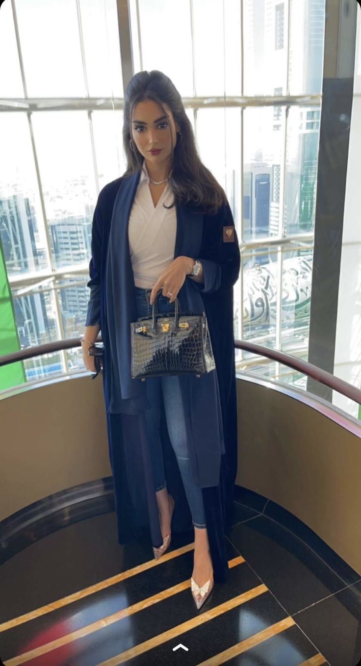 Abaya Designs Latest, Abaya Fashion Dubai, Abaya Outfit, Rich Clothes, Mode Kimono, Formal Dresses With Sleeves, Mode Abaya, Elegant Dresses Classy, Hijab Fashion Inspiration