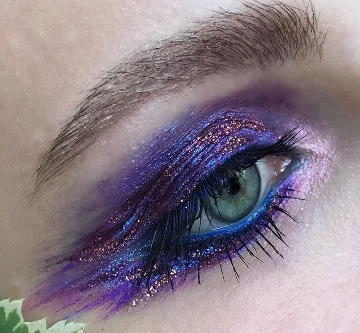 Makeup Almond Eyes, Mystical Makeup, Eyes Painting, Almond Eyes, Casual Makeup, Make Up Inspiration, Purple Makeup, Smink Inspiration, Ethereal Makeup