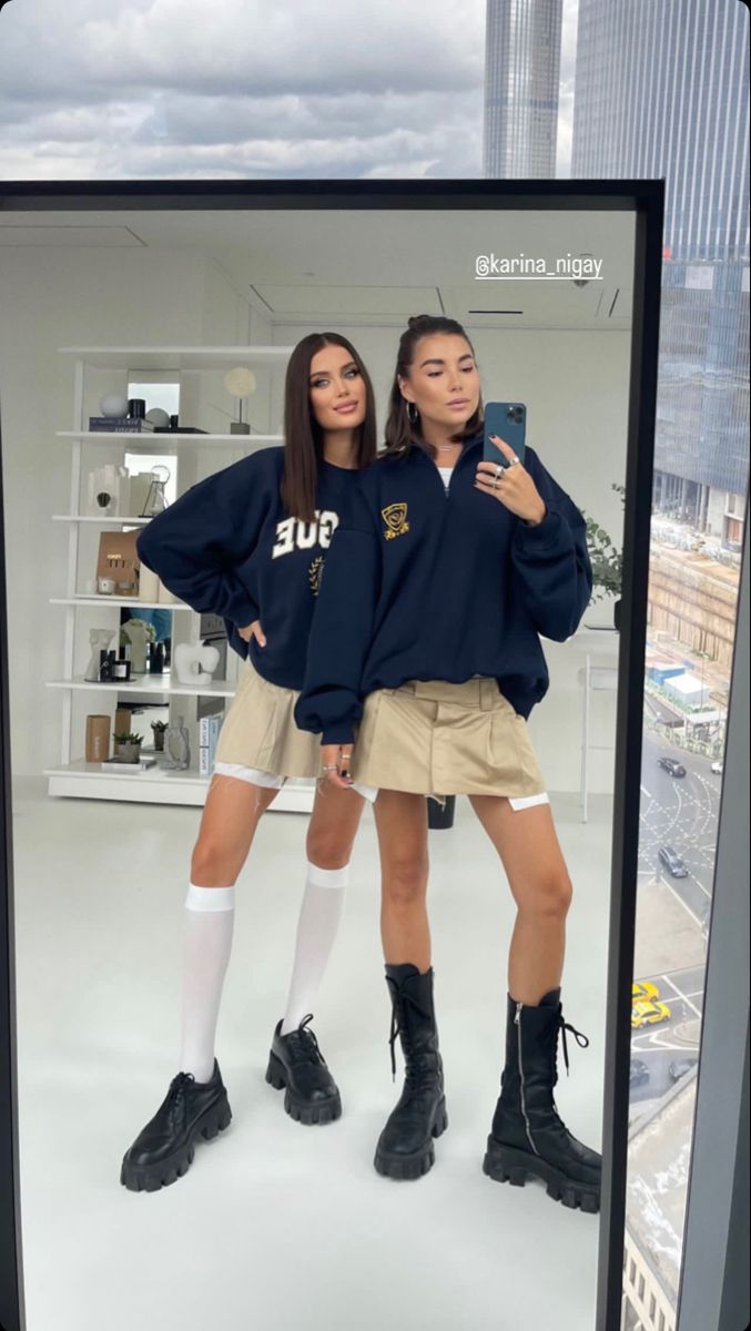 Dickies Skirt Outfit, Tan Skirt Outfits, Miu Miu Mini Skirt, Beige Skirt Outfit, Mini Skirts Fashion, Skirt Outfits Aesthetic, Skirt Outfits Summer, Outfit Inspo Summer, Miniskirt Outfits