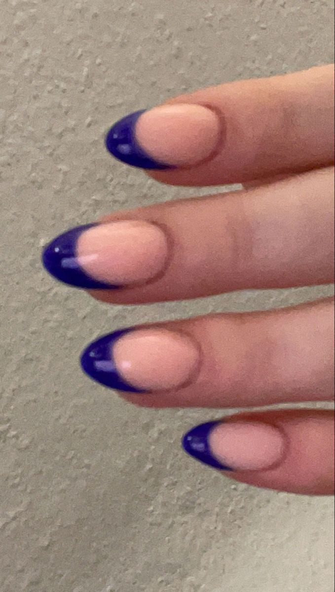 Blue And Purple Nails Acrylic Short, Dark Purple Tips Nails, Dark Blue Nails Summer, French Tip Dark Purple, Dark Purple Tip Nails, Dark Purple French Tip Nails Acrylic, Dark Purple Nails French Tip, Purple French Tips Almond, Short Almond Nails Trendy