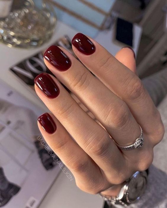 Red Lips And Nails Aesthetic, Russian Manicure Color, Classy Nails Colors, Simple Manicure For Short Nails, September Gel Nails, Neutral Short Nails, Short Square Nails Fall, Merlot Nails, Short Nails Red