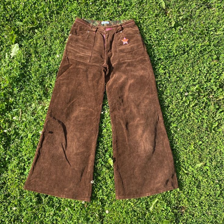 90s Vintage Daisy Lovers Corduroy Pants Size Large In Kids But Fits A Size 25” Waist Best! Runs A Bit Short But Pairs Perfectly With Some Mary Janes And Ankle Socks! Slightly Faded From Wear But In Excellent Vintage Condition Brown Corduroy Pants With Pink Seams & Rainbow Accents Ready To Ship Retro Corduroy Pants With Pockets, Retro High-waist Corduroy Bottoms, High Waist Retro Corduroy Bottoms, Vintage Corduroy Trousers, 90s Inspired Cotton Bottoms For Fall, 90s Inspired Wide Leg Cotton Bottoms, Retro High-waist Corduroy Pants, Retro Corduroy Pants For Spring, Retro Spring Corduroy Pants