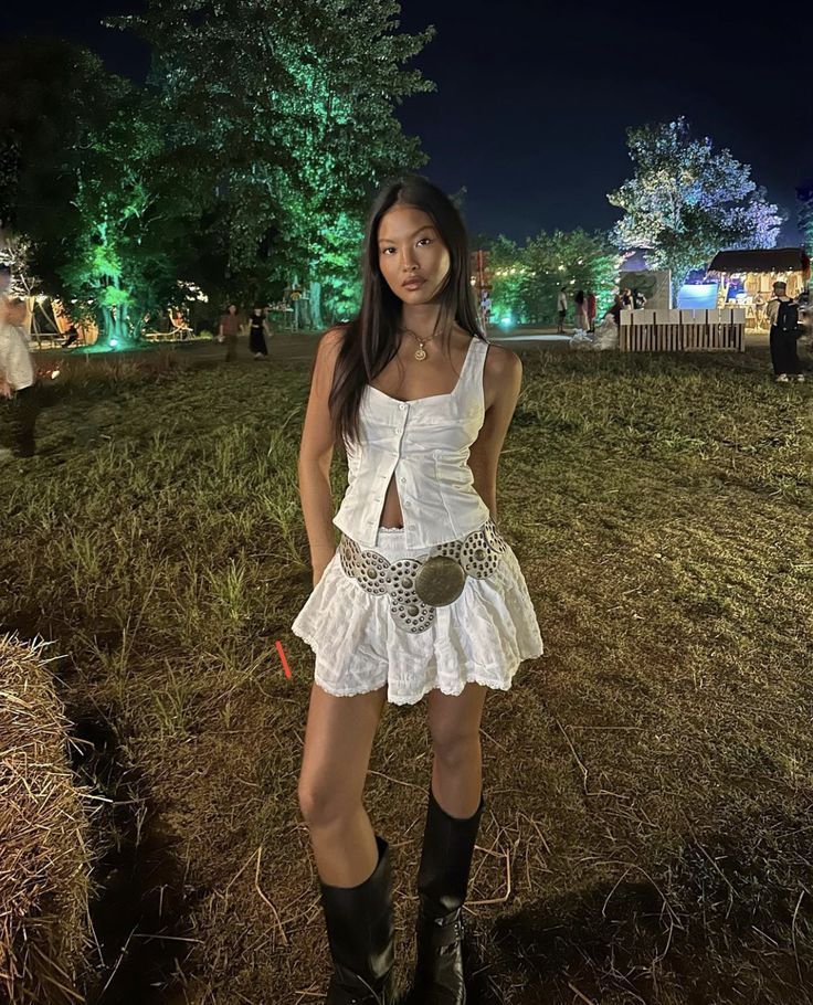 Stampede Outfit, Cochella Outfits, Coachella Fits, Lollapalooza Outfit, Festival Outfit Inspiration, Rave Fits, Festival Inspo, Fest Outfits, Looks Country