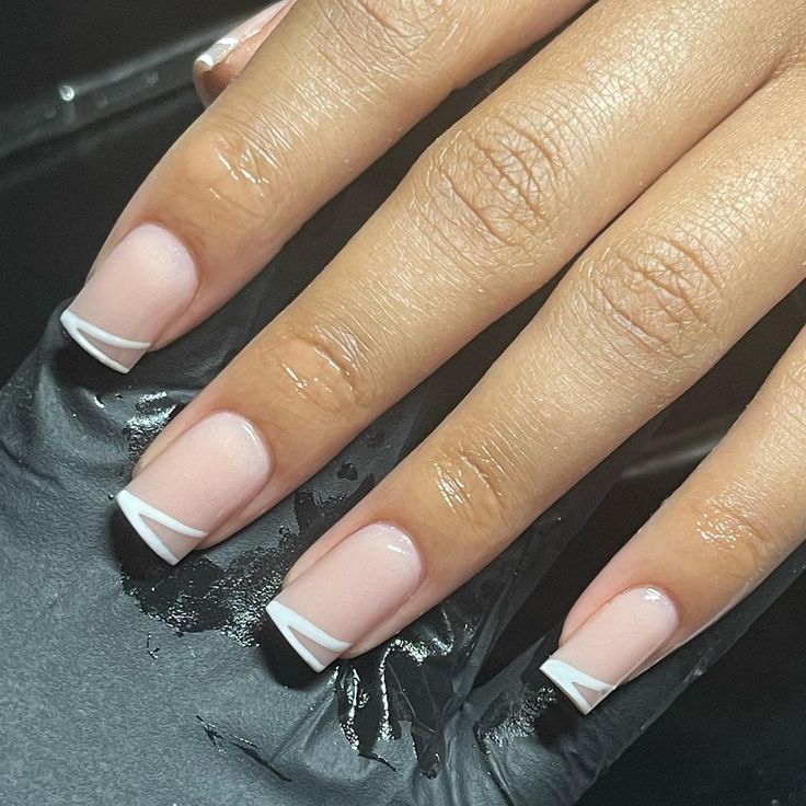 Short Classy Nails, Acrylic Nails Short, Simple Gel Nails, French Tip Acrylic Nails, Simple Acrylic Nails, Work Nails, Classy Acrylic Nails, Short Square Acrylic Nails, Short Acrylic