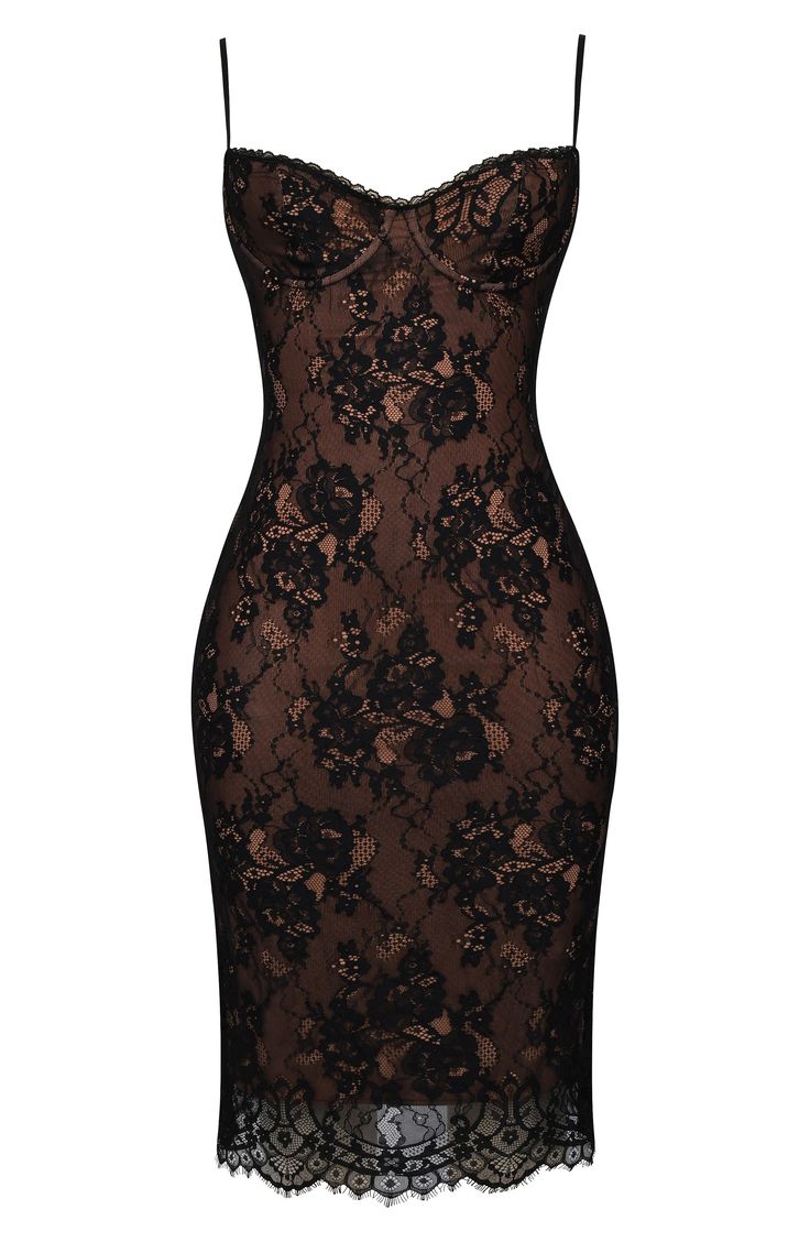 Turn heads in this smoldering dress that pairs delicate eyelash lace with the brand's signature sculpting powermesh. Structured cups and slender, adjustable straps complete this striking look. Exclusive retailer 43" center front length Back zip closure Sweetheart neck Adjustable straps Lined 85% polyamide, 15% elastane with 62% recycled polyamide, 38% polyamide trim Dry clean Imported