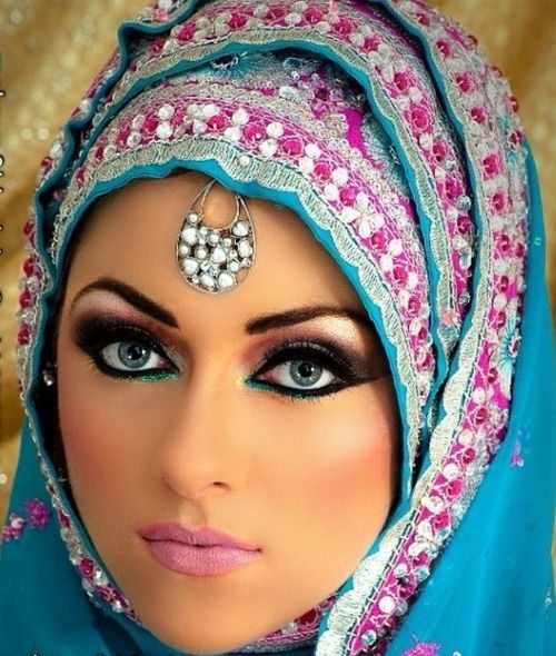 Step by Step Arabic Party Wear & Bridal Eye & Complete Face Makeup Tutorial with Pictures (15) Arabic Make-up, Bridal Makeup Tutorial, Asian Bridal Makeup, Arabic Makeup, Arabian Beauty, Arab Beauty, Braut Make-up, Asian Bridal, Indian Bridal Makeup