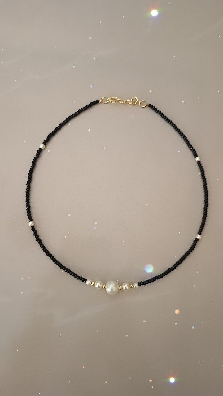 Mangalsutra Black Beads Designs, Black Crystal Beads Necklace Design, Black Beaded Necklace Ideas, Black Necklace Beads, Black Beaded Necklaces, Crochet Bracelet With Beads, Bracelet With Black Beads, Black Beads Necklace, Fancy Bracelets