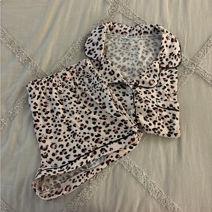 Cheetah Print Pajama Set! Never Worn. Size Large. Super Soft. Cheetah Print Pajamas, Cheetah Print Gifts, Leopard Print Sleepwear For Summer Loungewear, Casual Leopard Print Sleepwear For Loungewear, Tiger Pajamas, Catherine Core, Silk Pj Set, Pajamas Aesthetic, Holiday Finds