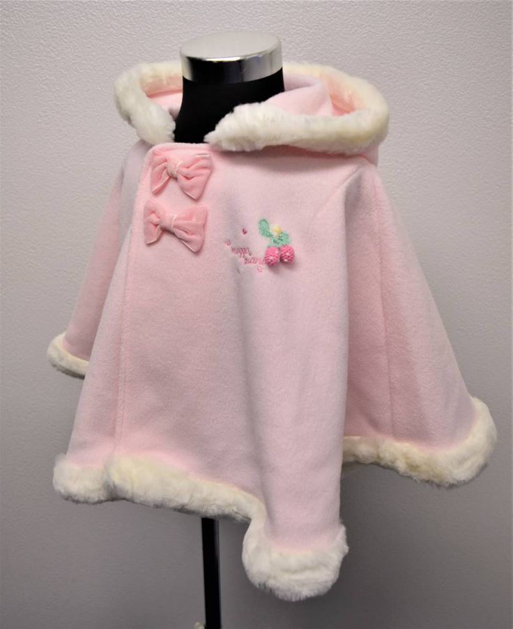 Pink Poncho Outfit, Poncho Outfit, Winter Poncho, Clothing Reference, Clothes Wishlist, Art Clothing, Winter Clothes, Art Clothes, Winter Outfits