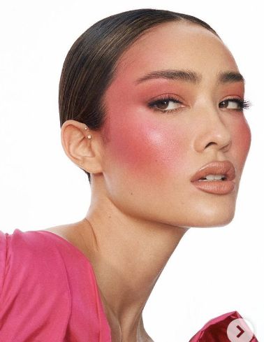 Expressive Makeup Looks, Fashion Photoshoot Makeup, Pastel Editorial Makeup, Bold Blush Makeup, Model Make Up, Heavy Blush Makeup, Blush Product Photography, Blush On Nose, Heavy Blush Makeup Looks