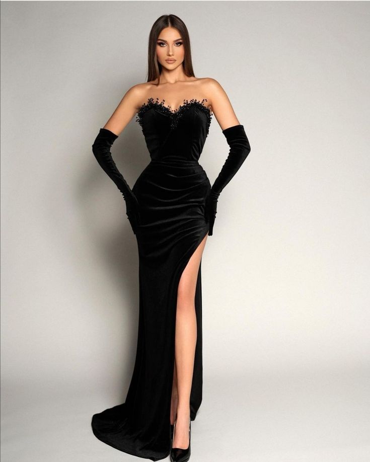 Evening Dress With Gloves, Dress With Gloves Classy, Prom Dress With Gloves, Dress With Gloves, Split Prom Dresses, Formal Prom Dresses Long, Velvet Prom Dress, Long Sleeve Prom, Black Strapless Dress