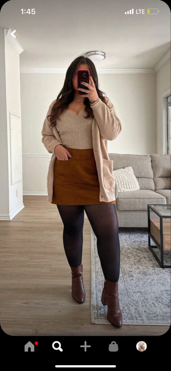 Fall skirt and boots Plus Size Winter Outfits, Plus Size Fall Outfit, Plus Size Fall Fashion, Looks Country, Look Plus Size, Elegante Casual, Outfits Fall, Outfits For Women, Mode Inspo