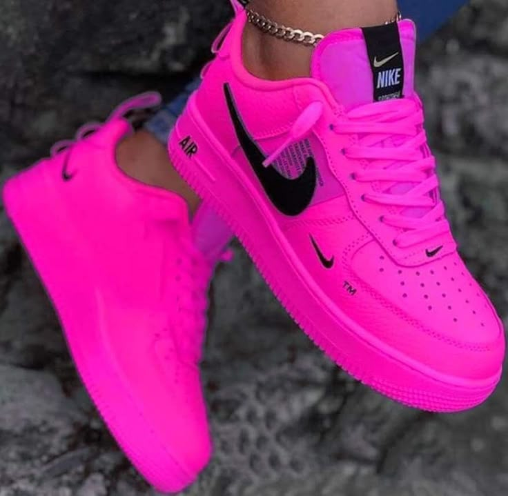 Pink Nike Air, Nike Shoes Women Fashion, Hype Clothing, Nike Shoes Girls, Nike Fashion Shoes, Jordan Shoes Girls, Shoe Ideas, Custom Nike Shoes, Shoes Sneakers Jordans