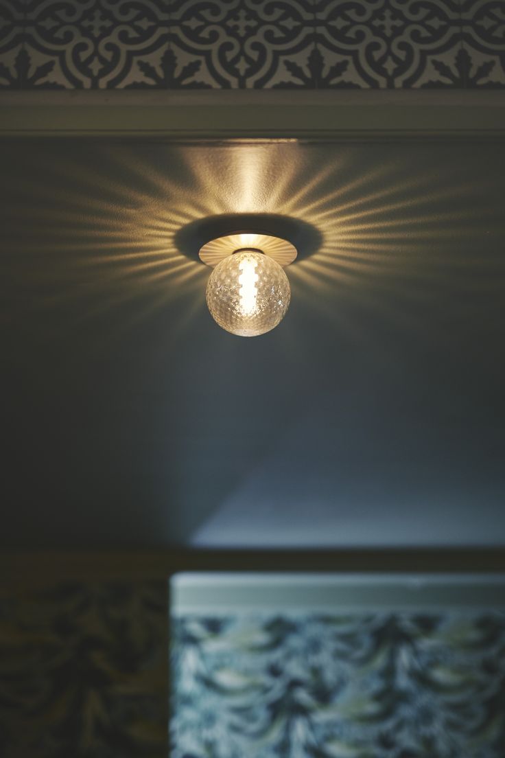 a light that is on in the ceiling