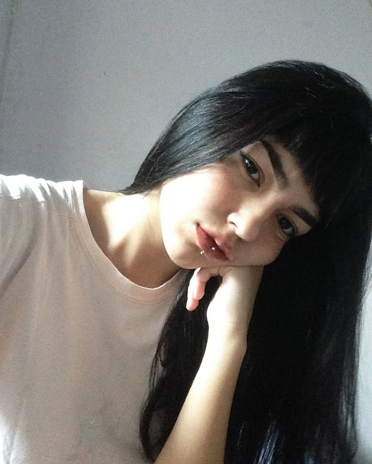 Face Piercings Aesthetic, Piercings Aesthetic, Baby Bangs, Face Piercings, Dyed Hair Inspiration, Alt Girls, Cute Piercings, Long Black Hair, Aesthetic Hair