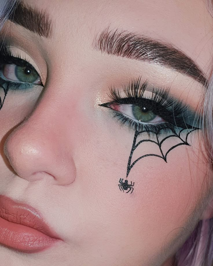 Conjuring Spells, Halloween Spider Makeup, Spiderman Makeup, Maquillage Halloween Simple, Spider Makeup, Three Pines, Pretty Witch, Face Stamp, Halloweenský Makeup