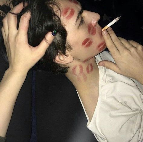 Kiss Mark, Lipstick Kiss, Foto Tips, Foto Ideas Instagram, 인물 사진, Couple Aesthetic, Hopeless Romantic, Cute Couple Pictures, Cute Couples Goals