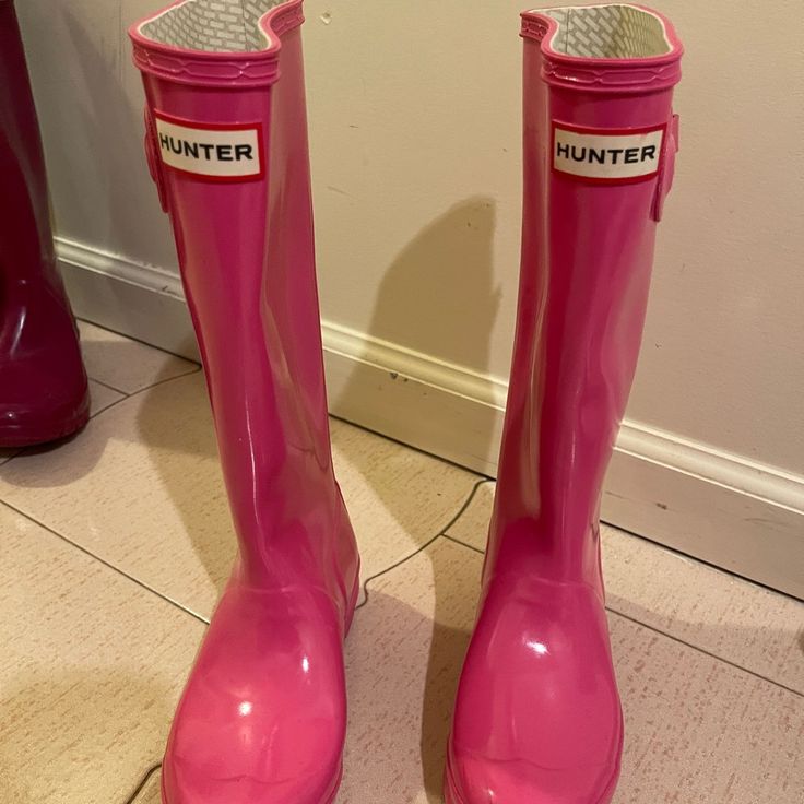 Hunter Rubber Rain Boots Pink Fits Us 4-5 Great Condition First Reasonable Offer Will Be Accepted Pink Rain Boots, Pink Rain, Pink Fits, Hunter Shoes, Women Hunters, Winter Rain, Rubber Rain Boots, Rain Boots, Women Shoes