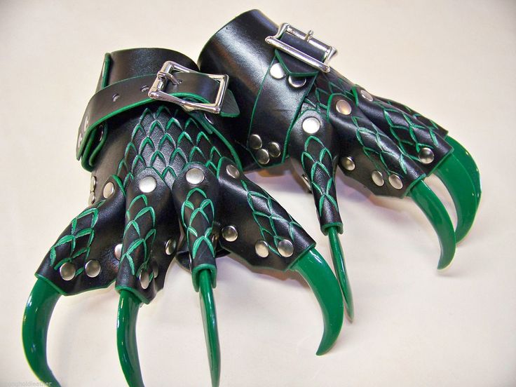 Green Scaled Clawpaws Dragon Clawed Gloves Hand Tooled Sca Lotr Larp Fingerless Claws Aesthetic, Clawed Gloves, Claw Gloves, 2 Million Dollars, Dragon Claw, Million Dollars, Vintage Games, Larp, Fingerless Gloves