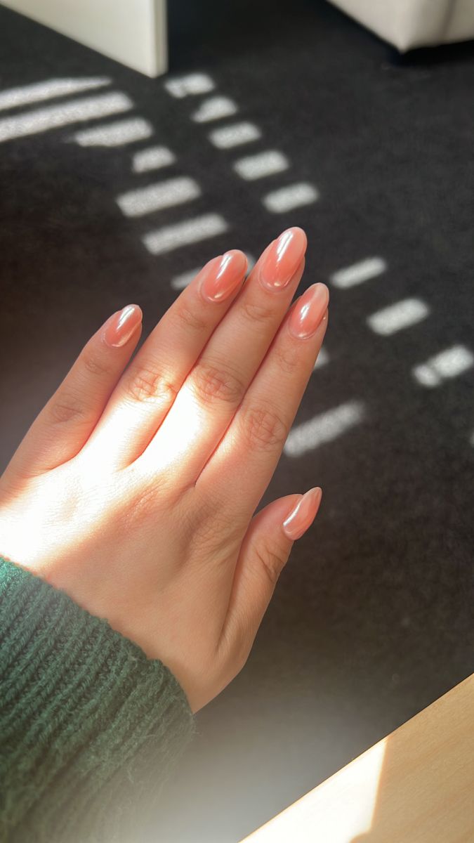 Peach & white chrome powder Peachy Pink Nail Designs, Shiny Peach Nails, Peach Pink Chrome Nails, Peach Glazed Donut Nails, Light Peach Chrome Nails, Peach Pearl Nails, Peach Glazed Nails, Peachy Chrome Nails, Sheer Peach Nails