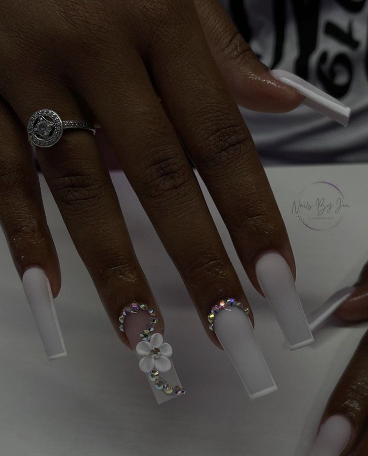 Graduation Nails Acrylic, Sweet 16 Nails, Birthday Nail Designs, Hoco Nails, Acrylic Toe Nails, Graduation Nails, Glamour Nails, Colored Acrylic Nails, White Acrylic Nails