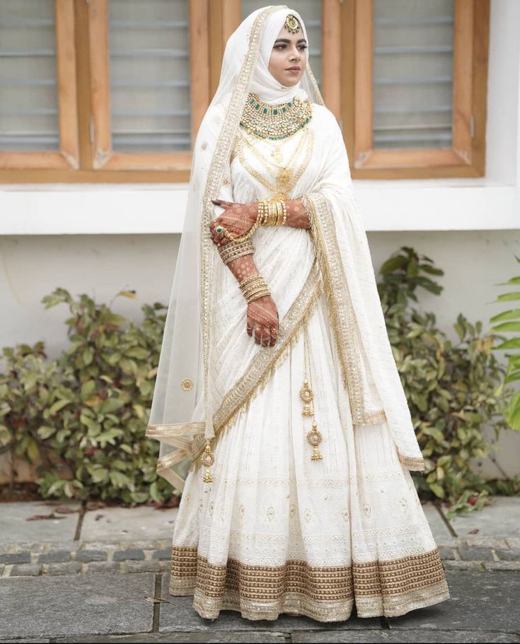 Wedding Dress Muslim Hijab Bride, Simple Nikkah Outfit Hijab, Dress Code For Kerala Wedding Muslim, Hijabi Lehenga, Kerala Muslim Bride Dress, Kerala Wedding Dress, Muslim Wedding Dresses Indian, Indian Hijabi Bride, Nikah Saree