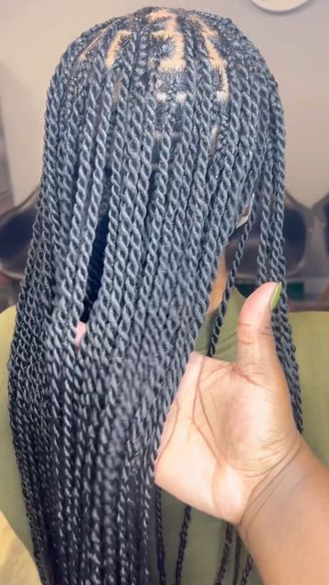 Small Twist Braids Hairstyles Senegalese, Long Senegalese Twist Medium, Singles Twist Braids, Single Lease Twist Braids, Black Singlese Twist, Rope Twist On Natural Hair, Senegalese Twist Braids Medium Length, Knotless Twists Medium, Senegalese Twist Hairstyles Medium Long