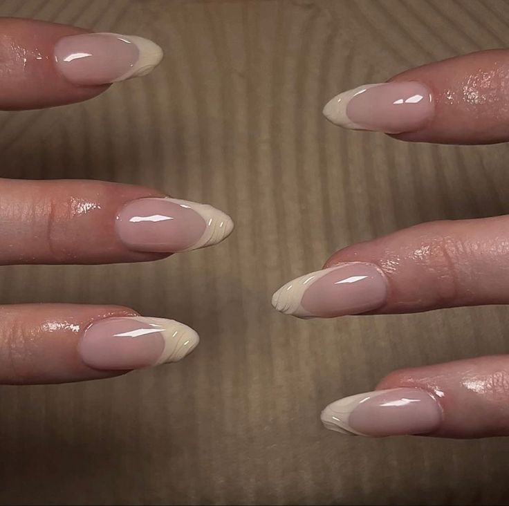 Manicure Ideas Autumn, Vanilla French Nails, French Nails With Pearls, Bridal Manicure, Casual Nails, Simple Acrylic Nails, Pearl Nails, Cute Gel Nails, Manicure Ideas