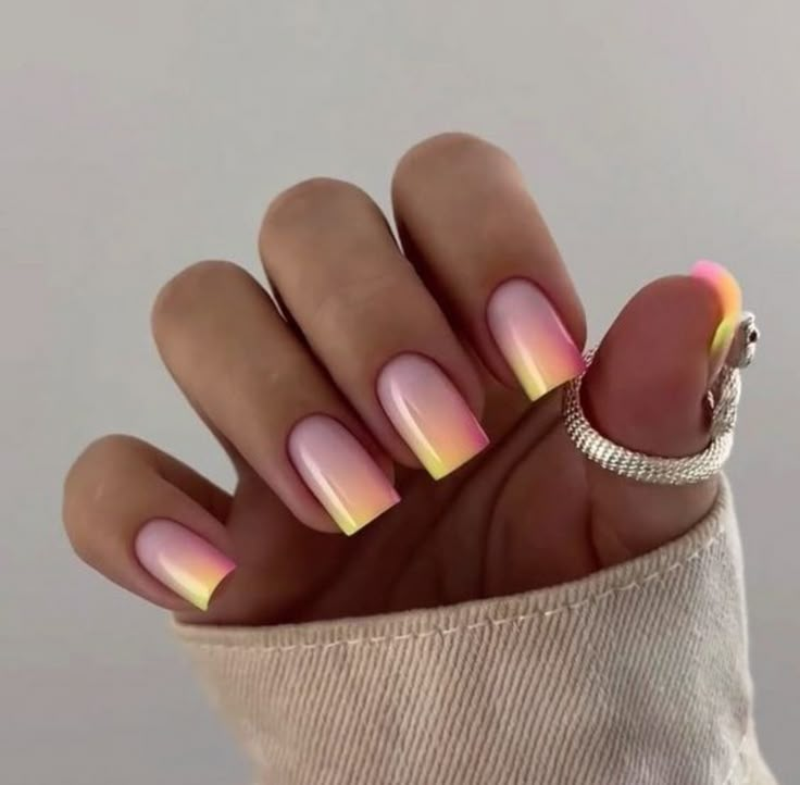 Nail Shapes Squoval, April Nails, Squoval Nails, Pink Ombre Nails, Cute Simple Nails, Ombre Nail Designs, Pretty Gel Nails, July Nails, Fabulous Nails