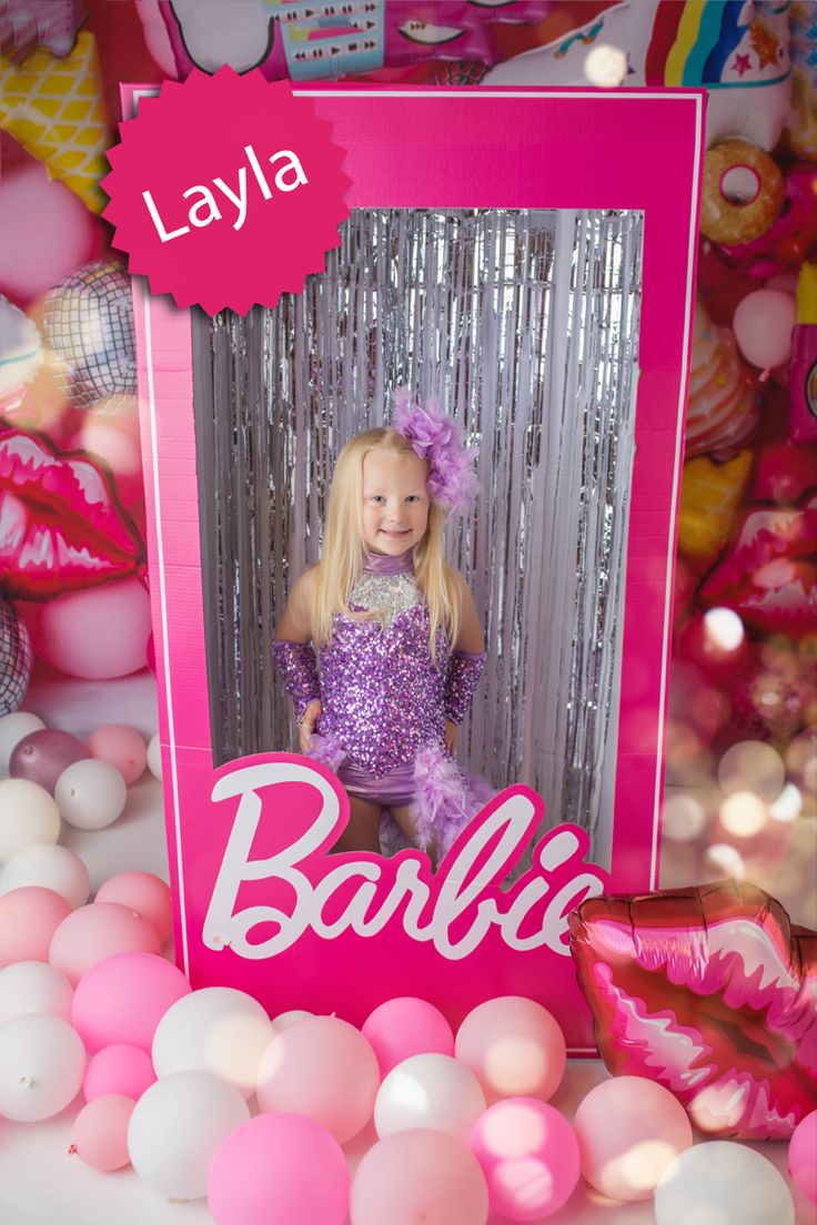 Barbie Birthday Photo Booth, Barbie Mini Sessions, Barbie Birthday Photoshoot Ideas, Barbie Photoshoot Ideas Kids, Barbie Theme Photo Shoot, Diy Barbie Birthday, Barbie Decorations Birthday, Barbie Box Photoshoot, Barbie Photo Shoot