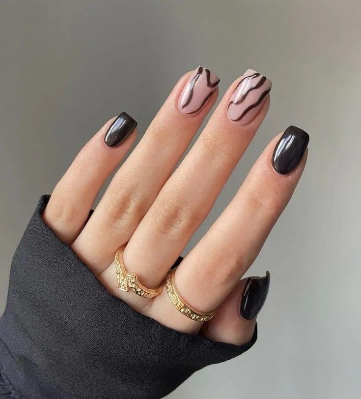 33 Trendy Short Square Nails That Scream Confidence And Class - ZaiuBee Short Gel Nails, Fall Gel Nails, Nagel Tips, Short Square Nails, Black Nail Designs, Short Nail Designs, Pastel Nails, Fire Nails, Pretty Acrylic Nails