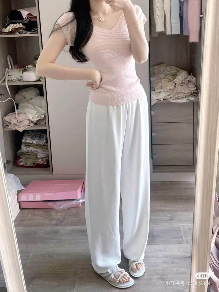 Pambahay Outfit, Baseball Jacket Outfit, Cute Sleepwear, Looks Party, Simple Pakistani Dresses, Cute Simple Outfits, Kawaii Clothes, Korean Outfits, Casual Style Outfits