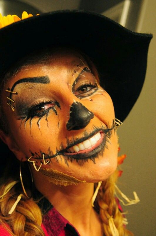 Scarecrow Makeup Pumpkin Makeup Ideas, Diy Scarecrow Costume, Scarecrow Halloween Makeup, Halloween Costumes Scarecrow, Scarecrow Makeup, Diy Scarecrow, Quick Halloween Costumes, Scarecrow Face, Scary Halloween Pumpkins